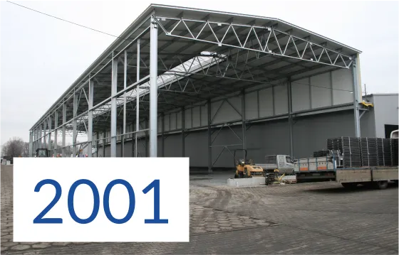 2001 budowa hangaru rozwój Strumet o firmie