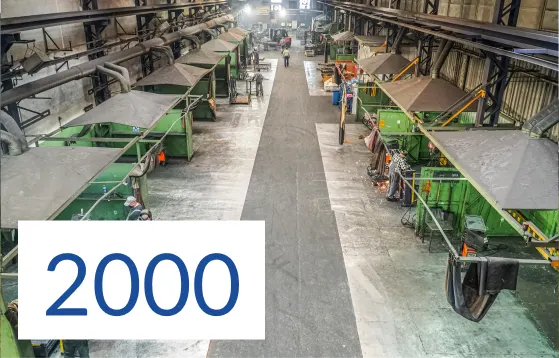 wnętrze hali produkcji 2000 rozwój firmy o firmie Strumet